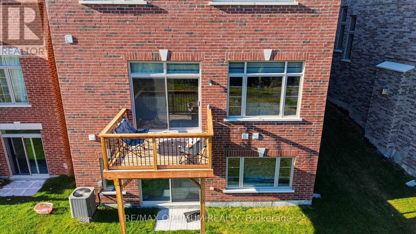 88 Pheasant Ridge Drive, Whitby, ON