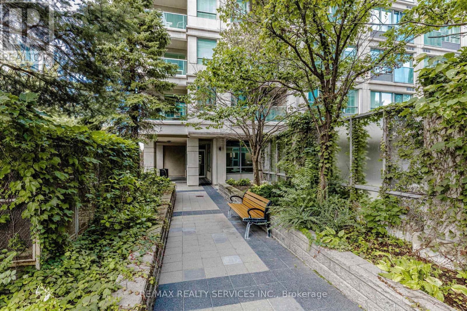 208 - 19 Avondale Avenue, Toronto, ON