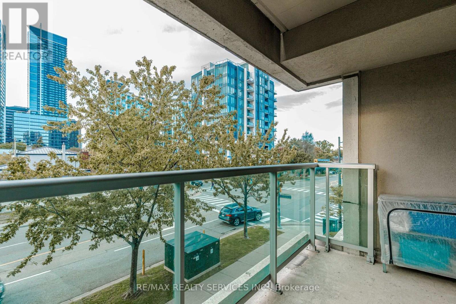 208 - 19 Avondale Avenue, Toronto, ON
