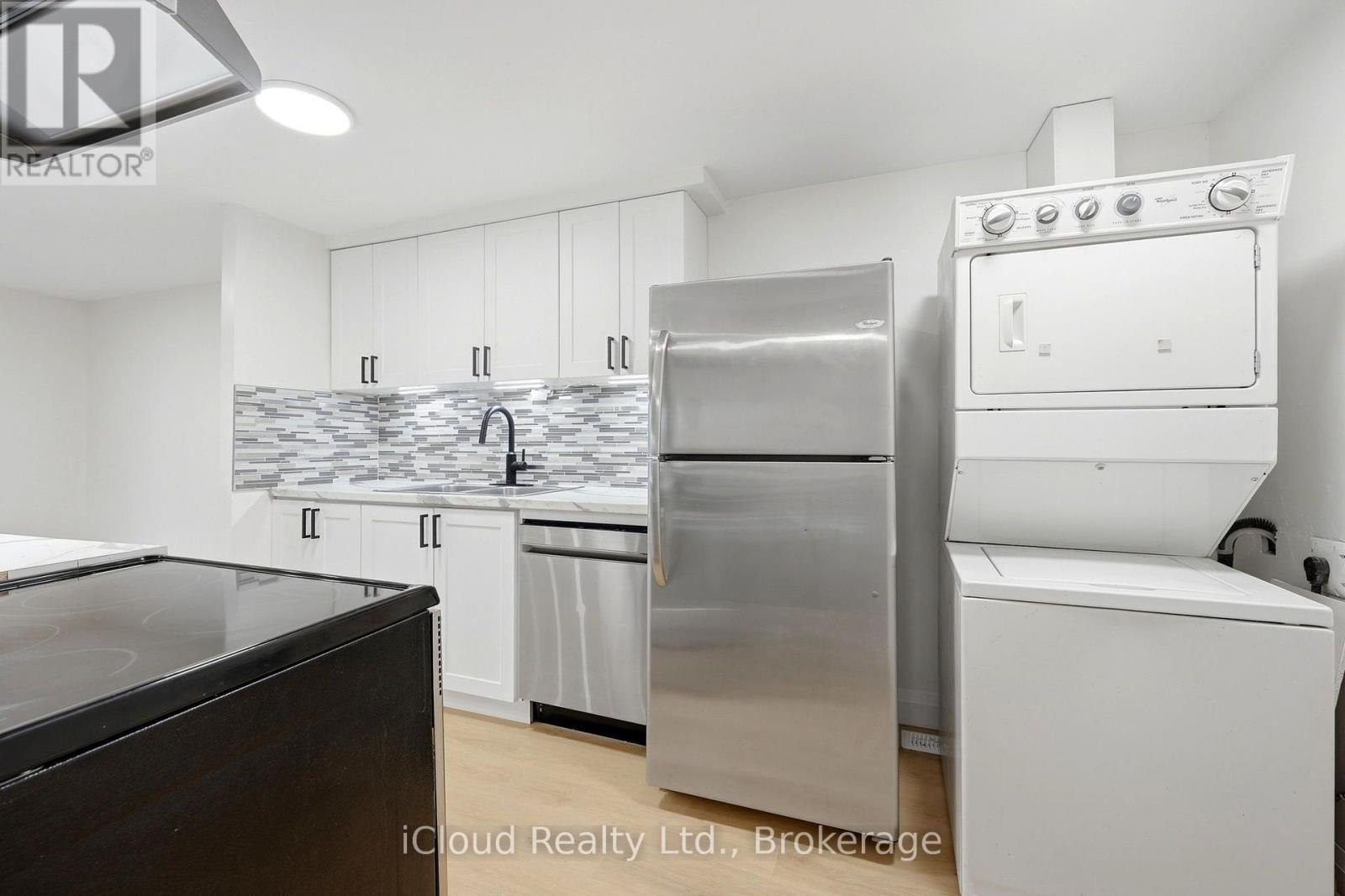 laundry on both levels - 3 Manley Crescent, Thorold, ON