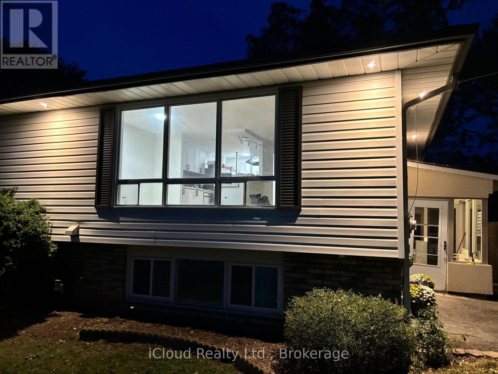 Gorgeous at night! - 3 Manley Crescent, Thorold, ON