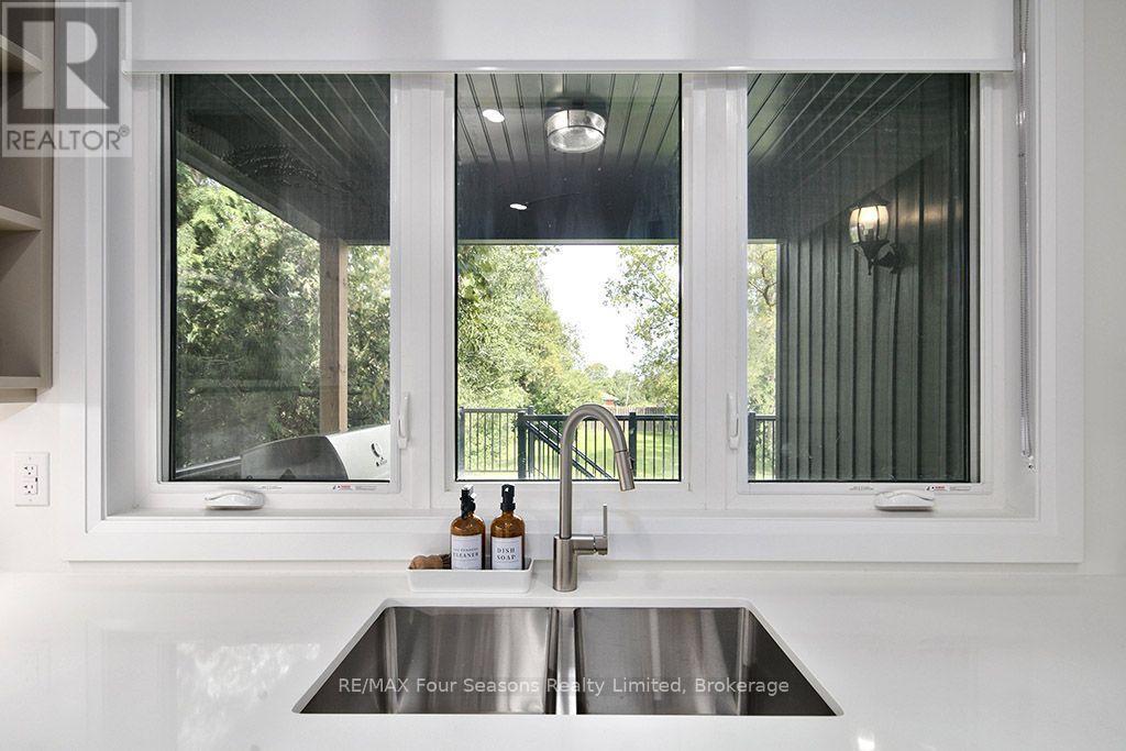91 Summer View Avenue, Collingwood, ON