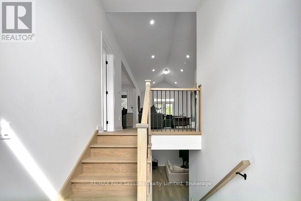 91 Summer View Avenue, Collingwood, ON