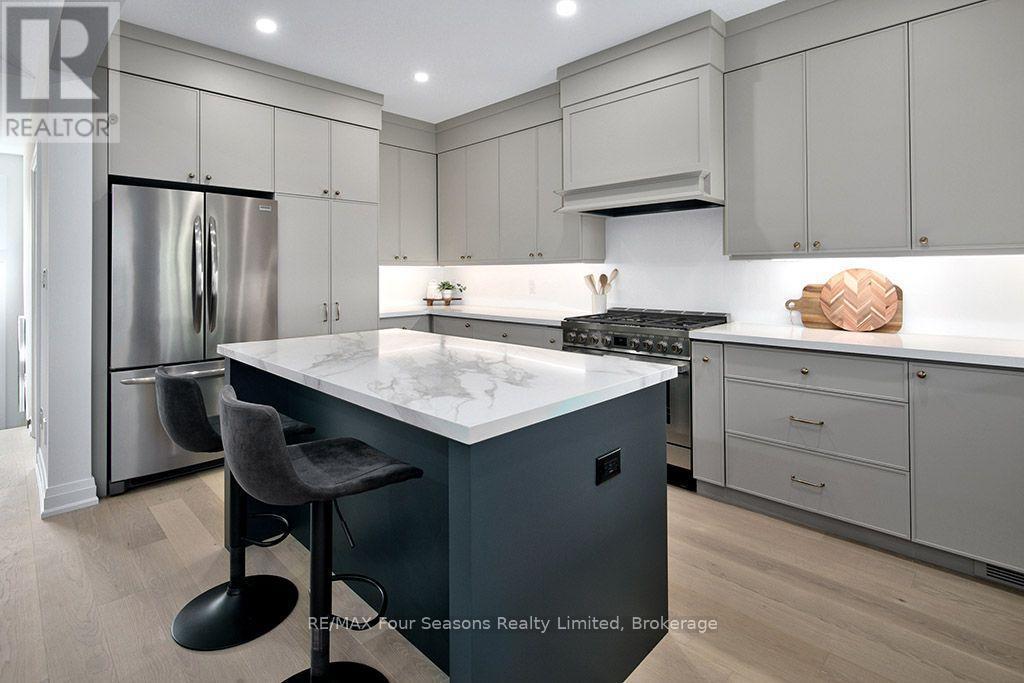 91 Summer View Avenue, Collingwood, ON