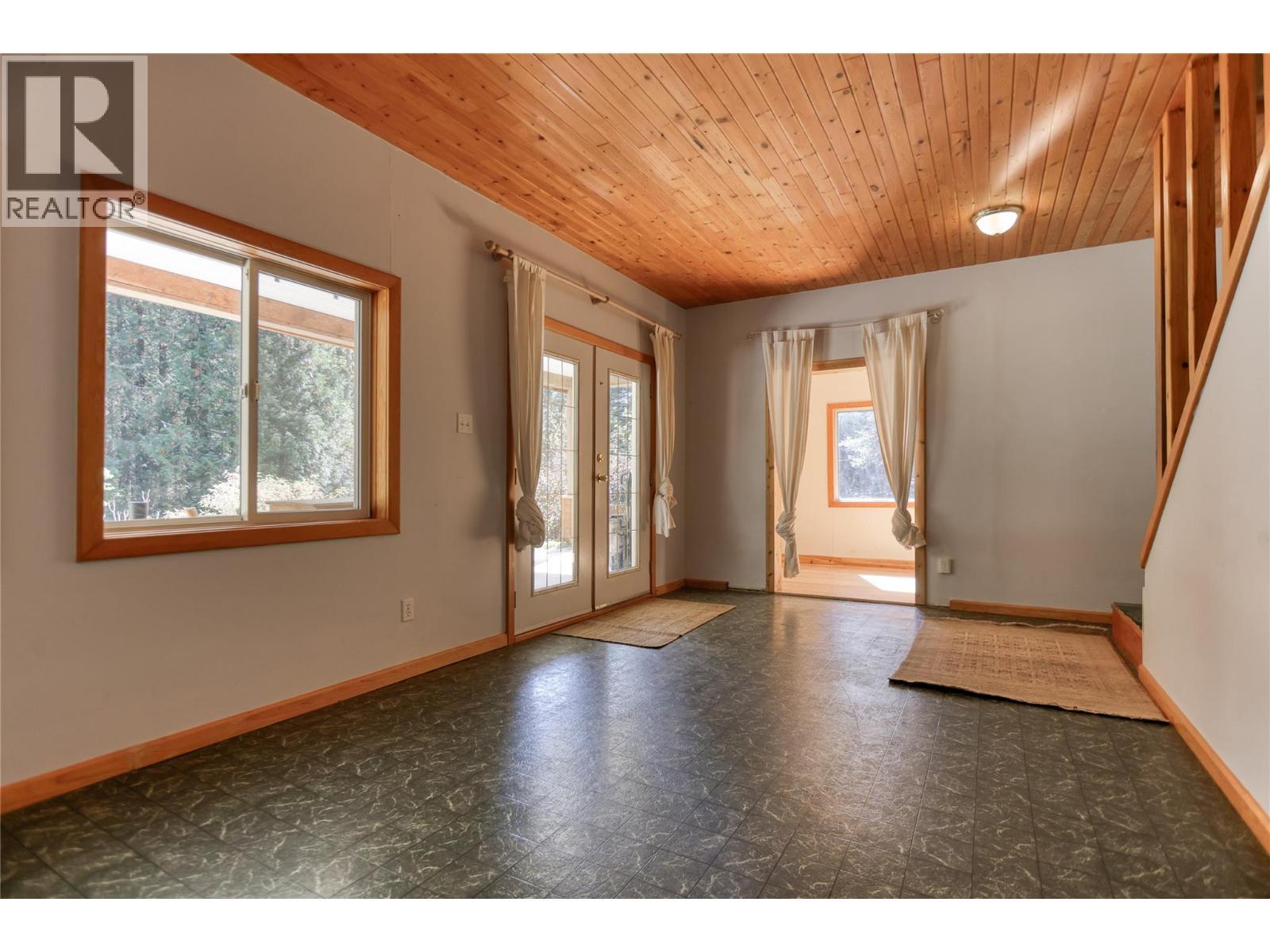 113 Wesco Road, Ymir, BC