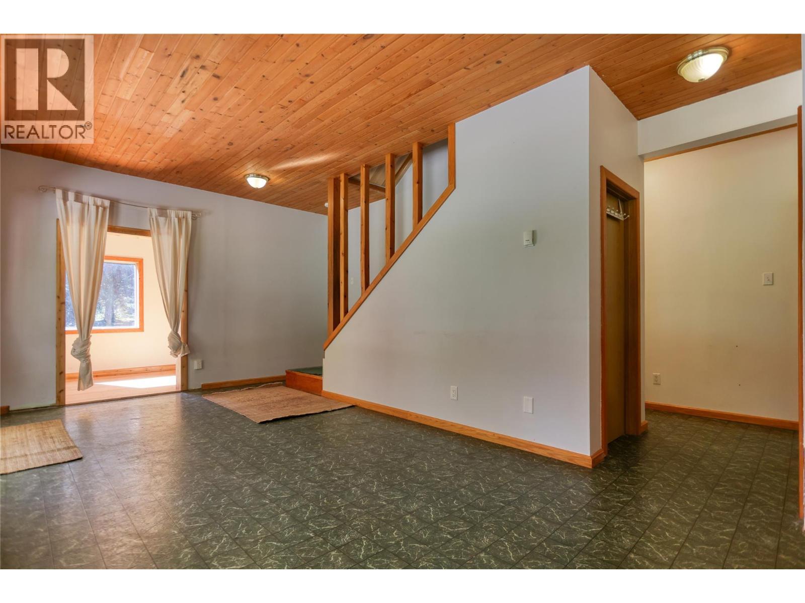 113 Wesco Road, Ymir, BC
