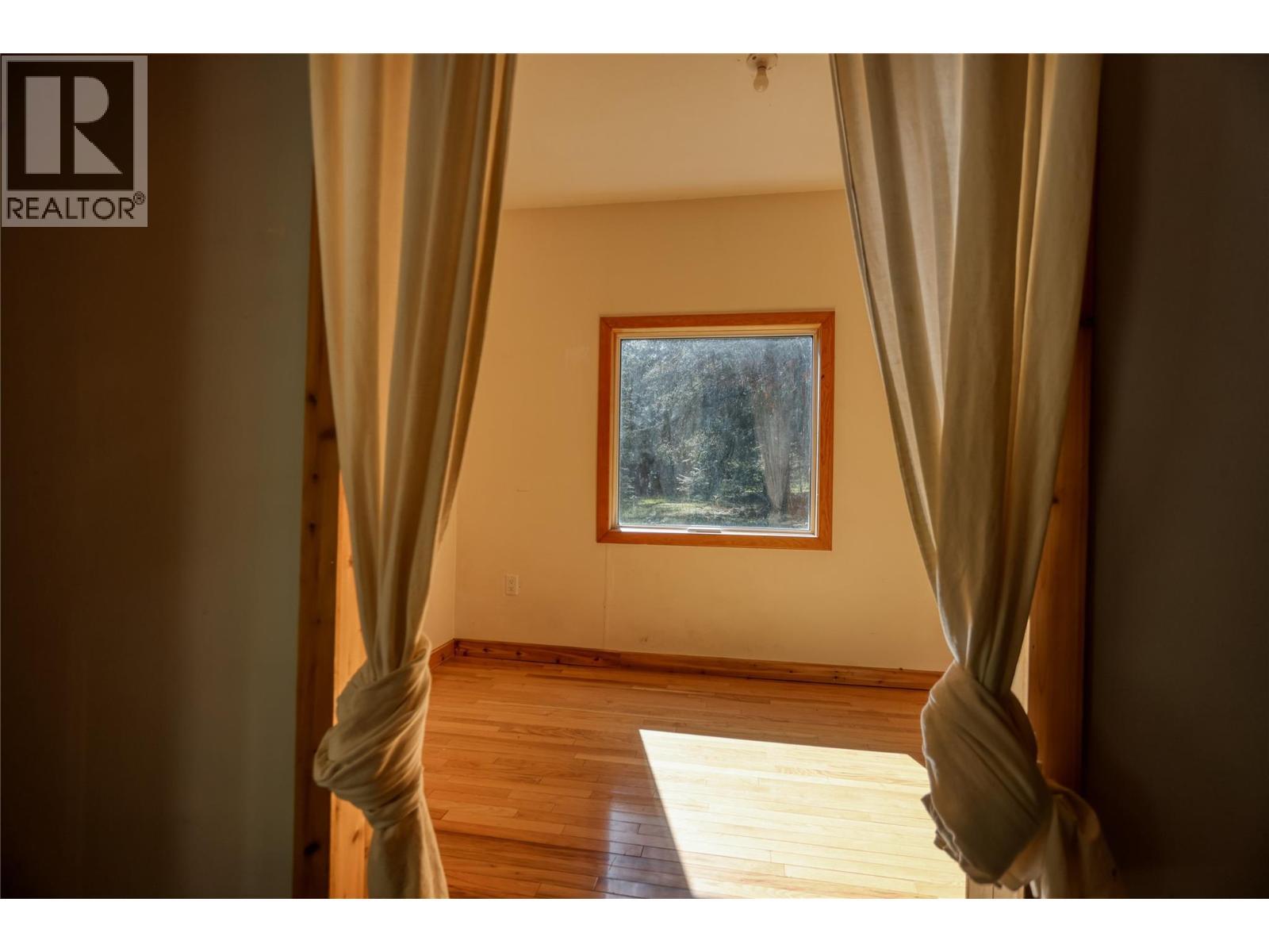 113 Wesco Road, Ymir, BC
