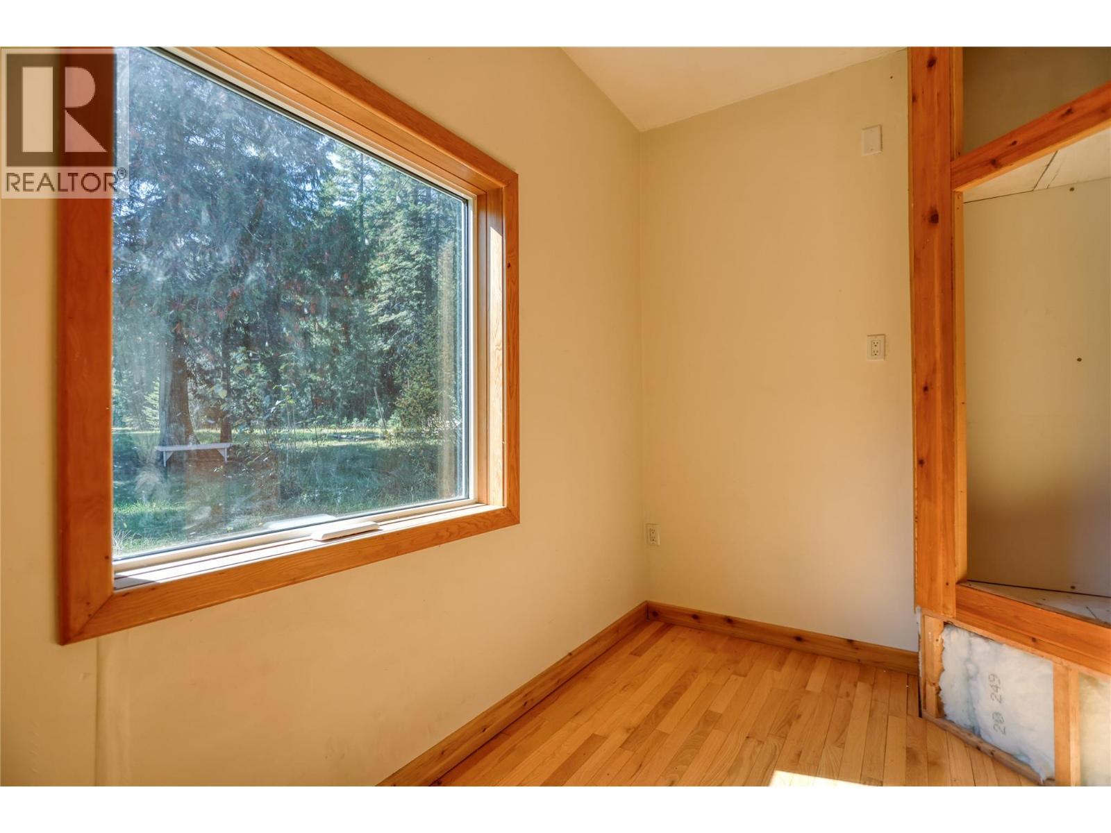 113 Wesco Road, Ymir, BC