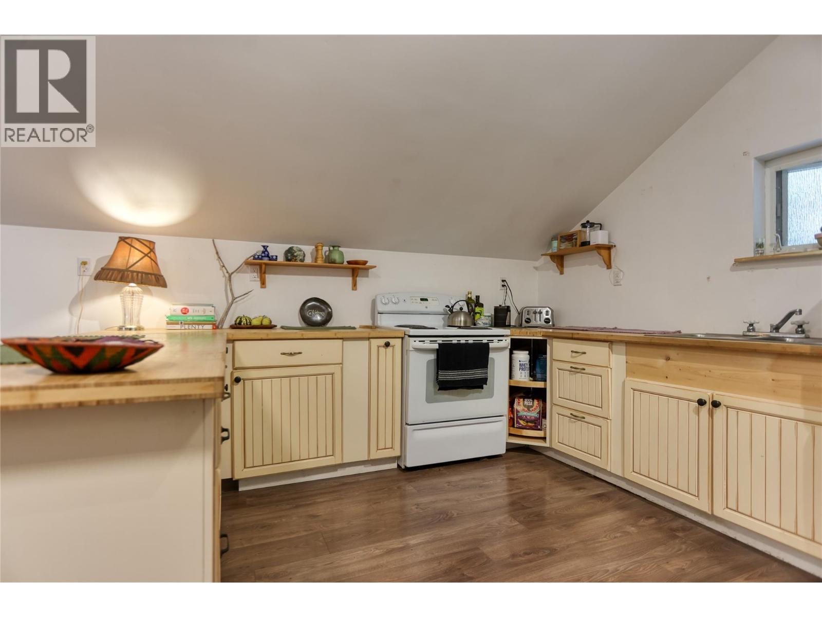 113 Wesco Road, Ymir, BC