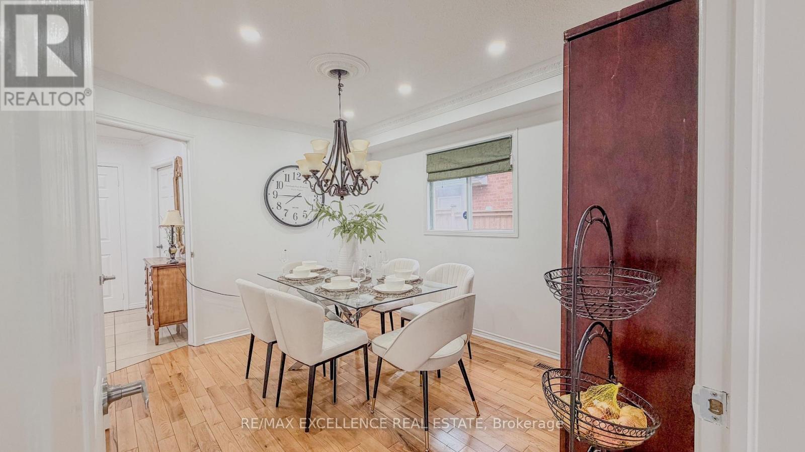 303 Hickory Circle, Oakville, ON