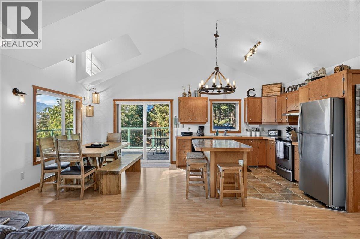 8427 Grainger Road, Canal Flats, BC