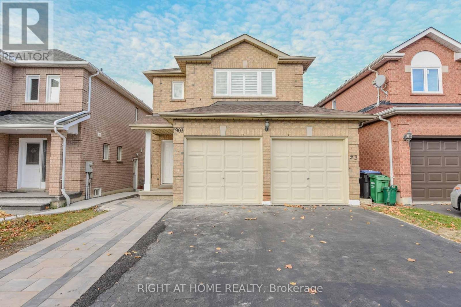 903 Blyleven Boulevard, Mississauga, ON