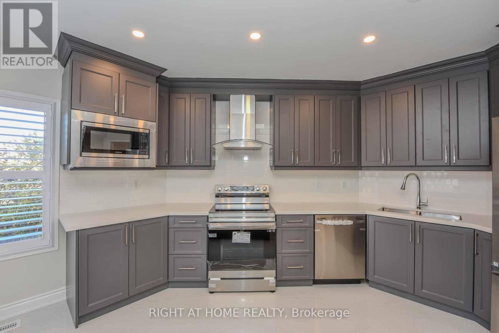 903 Blyleven Boulevard, Mississauga, ON
