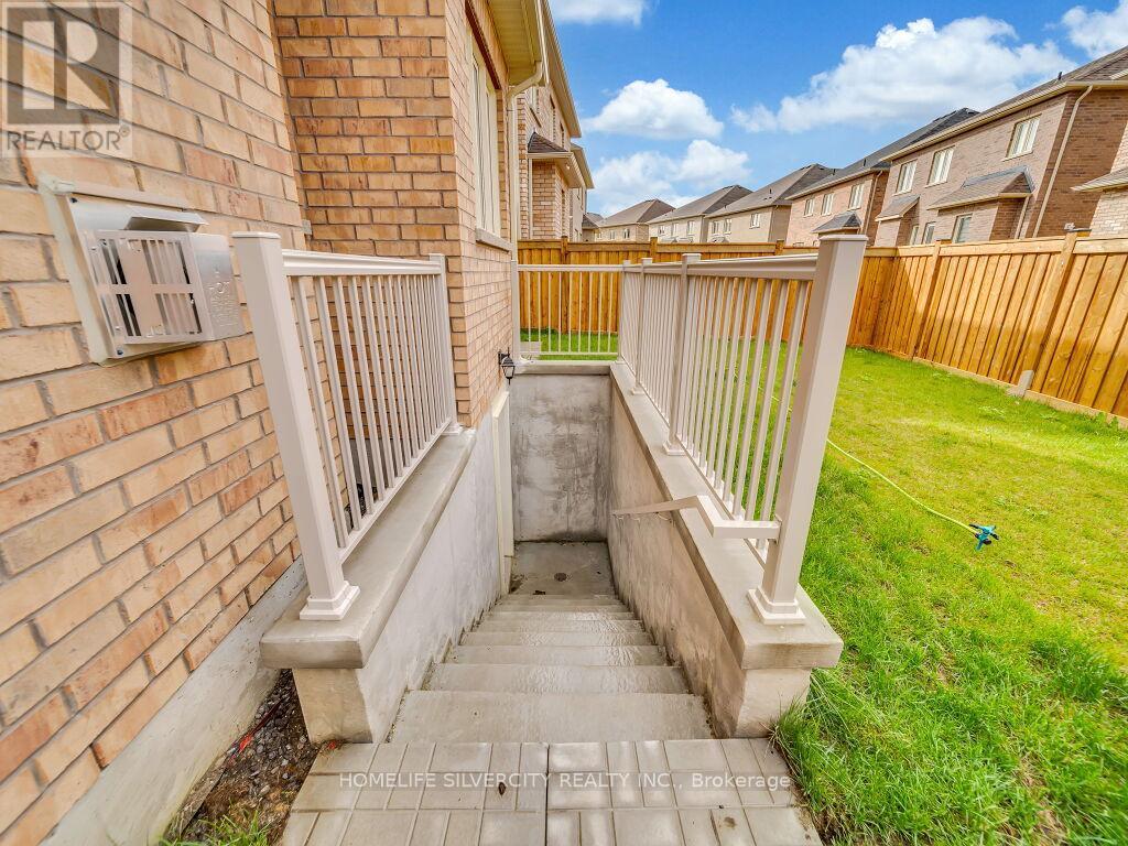 15 Puffin Crescent, Brampton, ON