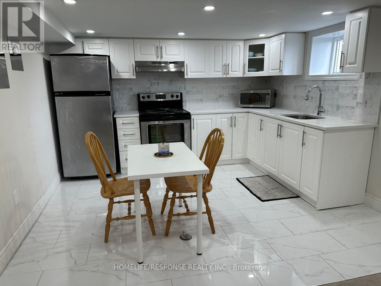 88 Shelby Avenue, Hamilton, ON