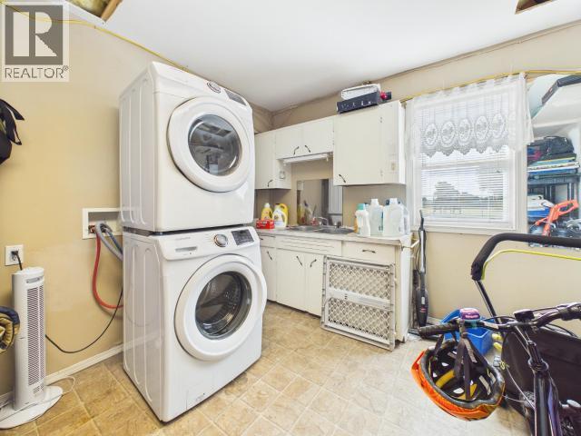 5726 Marine Ave, Powell River, BC