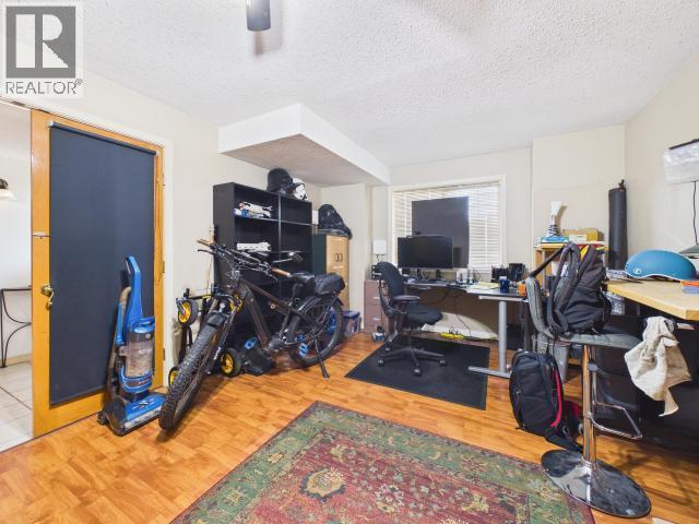 5726 Marine Ave, Powell River, BC