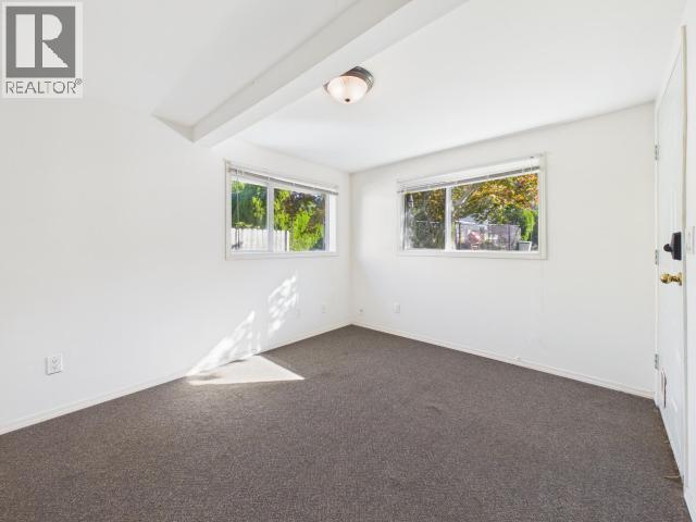 5726 Marine Ave, Powell River, BC