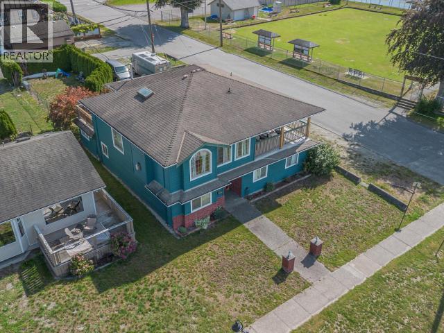 5726 Marine Ave, Powell River, BC