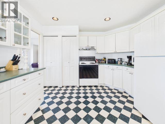 5726 Marine Ave, Powell River, BC