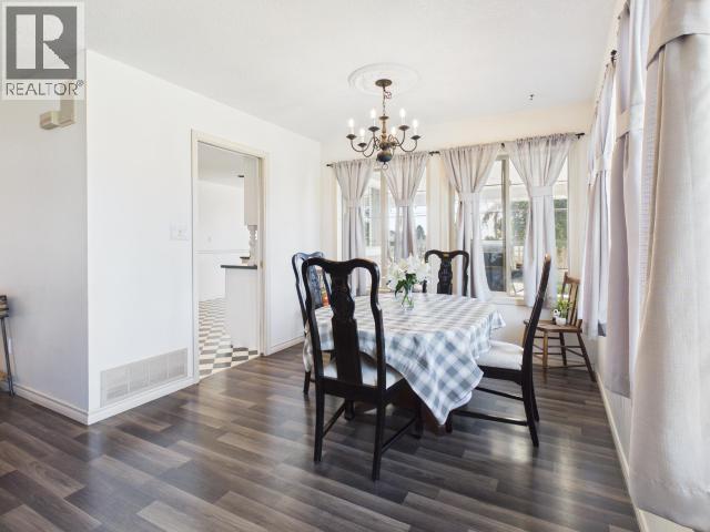 5726 Marine Ave, Powell River, BC