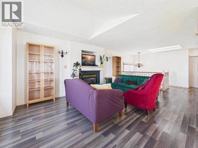 5726 Marine Ave, Powell River, BC