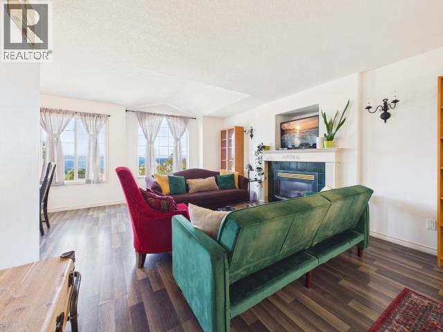 5726 Marine Ave, Powell River, BC