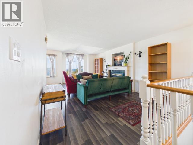 5726 Marine Ave, Powell River, BC
