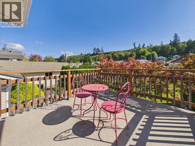 5726 Marine Ave, Powell River, BC