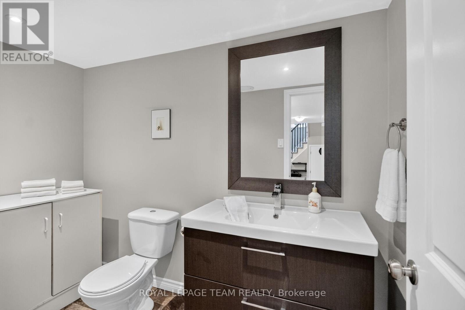 111 Hawkeswood Drive, Ottawa, ON