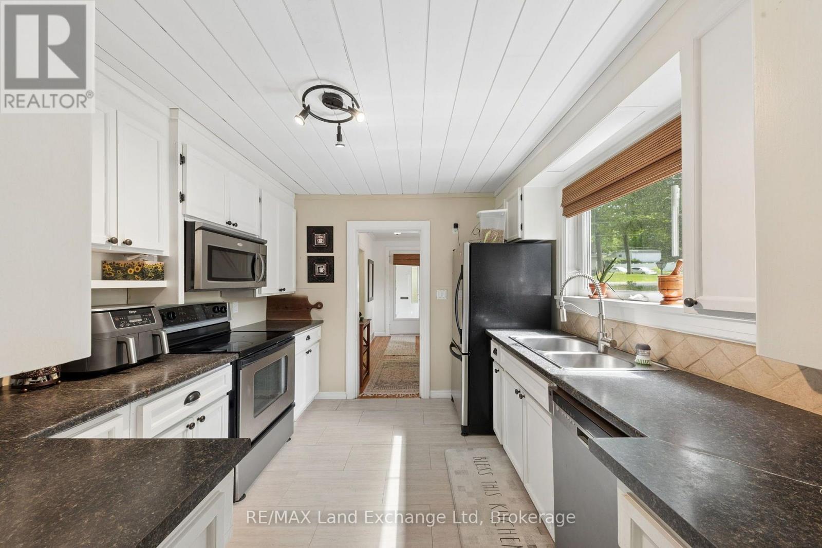 836 Victoria Street, Midland, ON