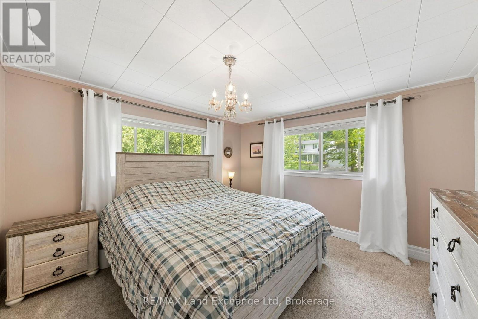 836 Victoria Street, Midland, ON