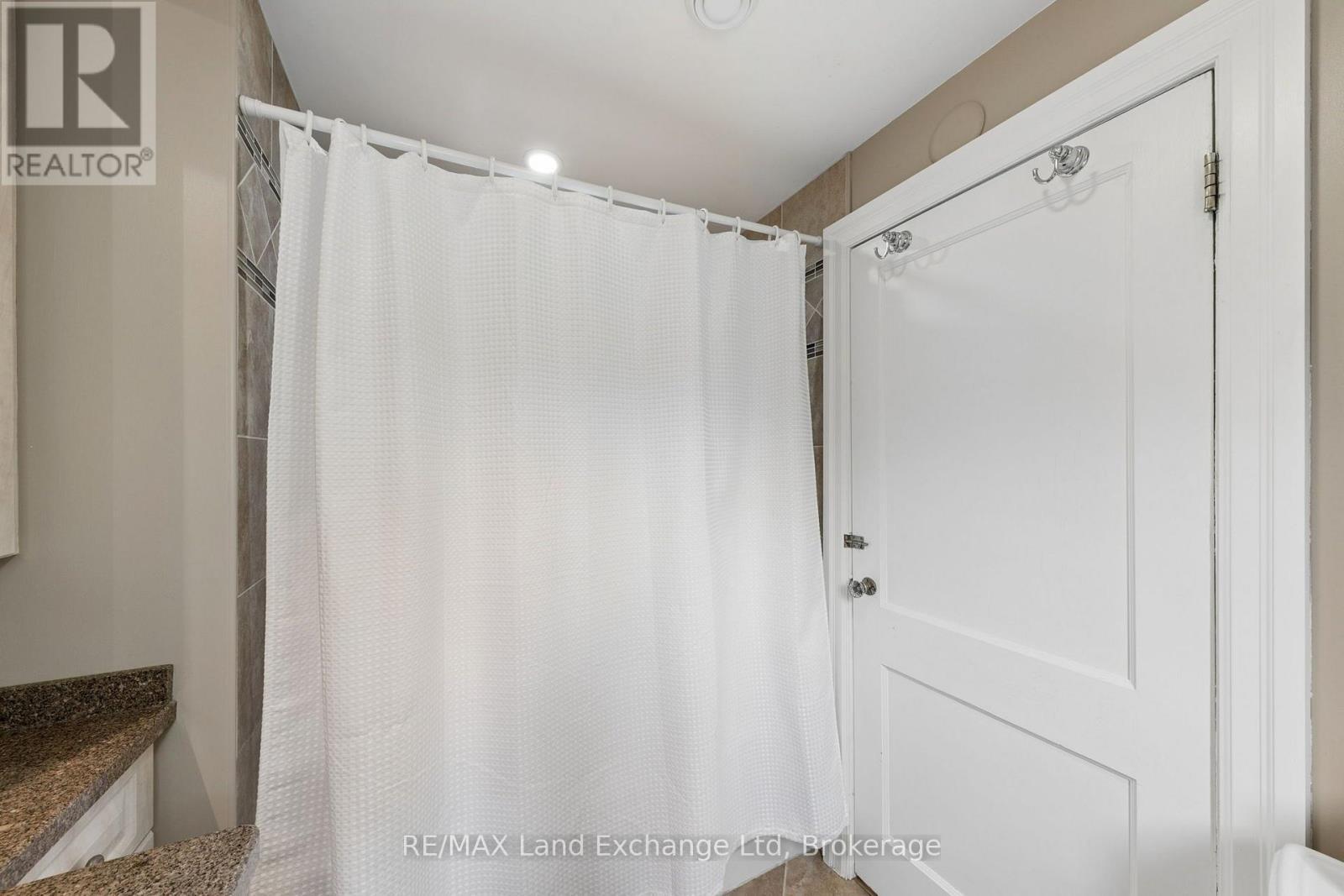 836 Victoria Street, Midland, ON