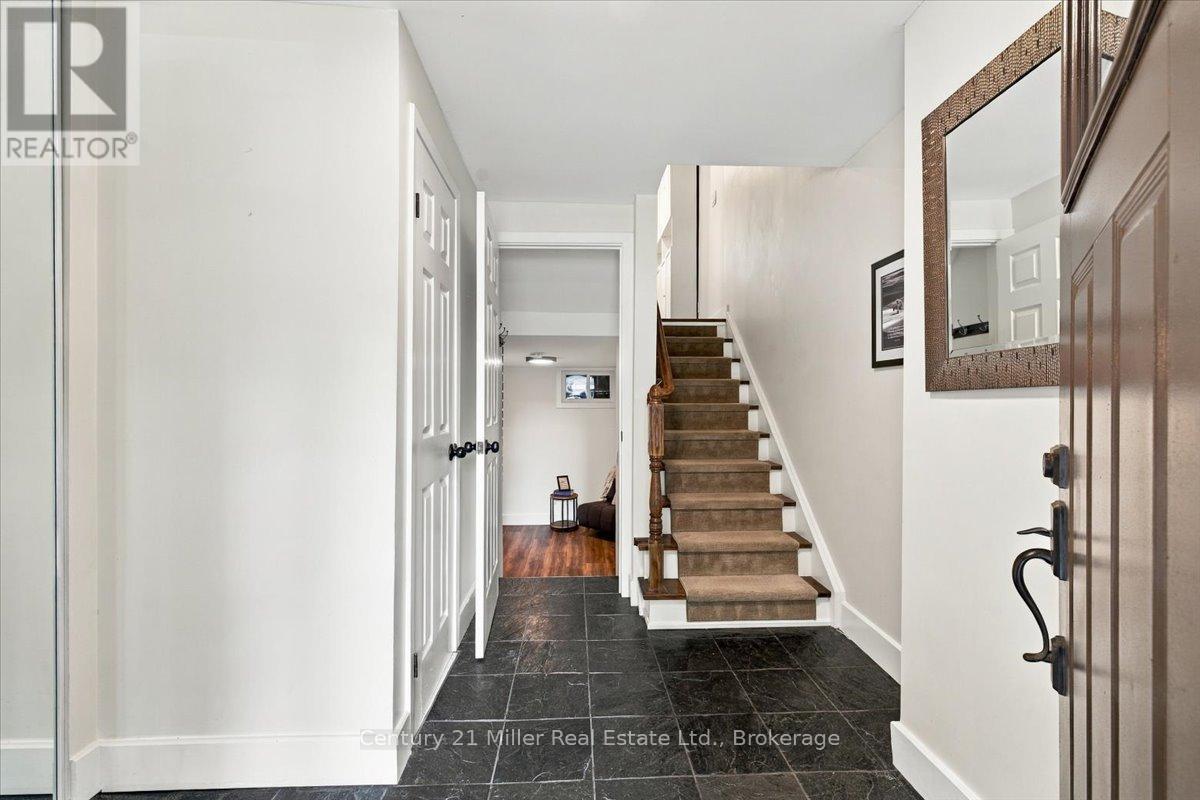 37 Tulip Street, Oakville (Br Bronte), ON
