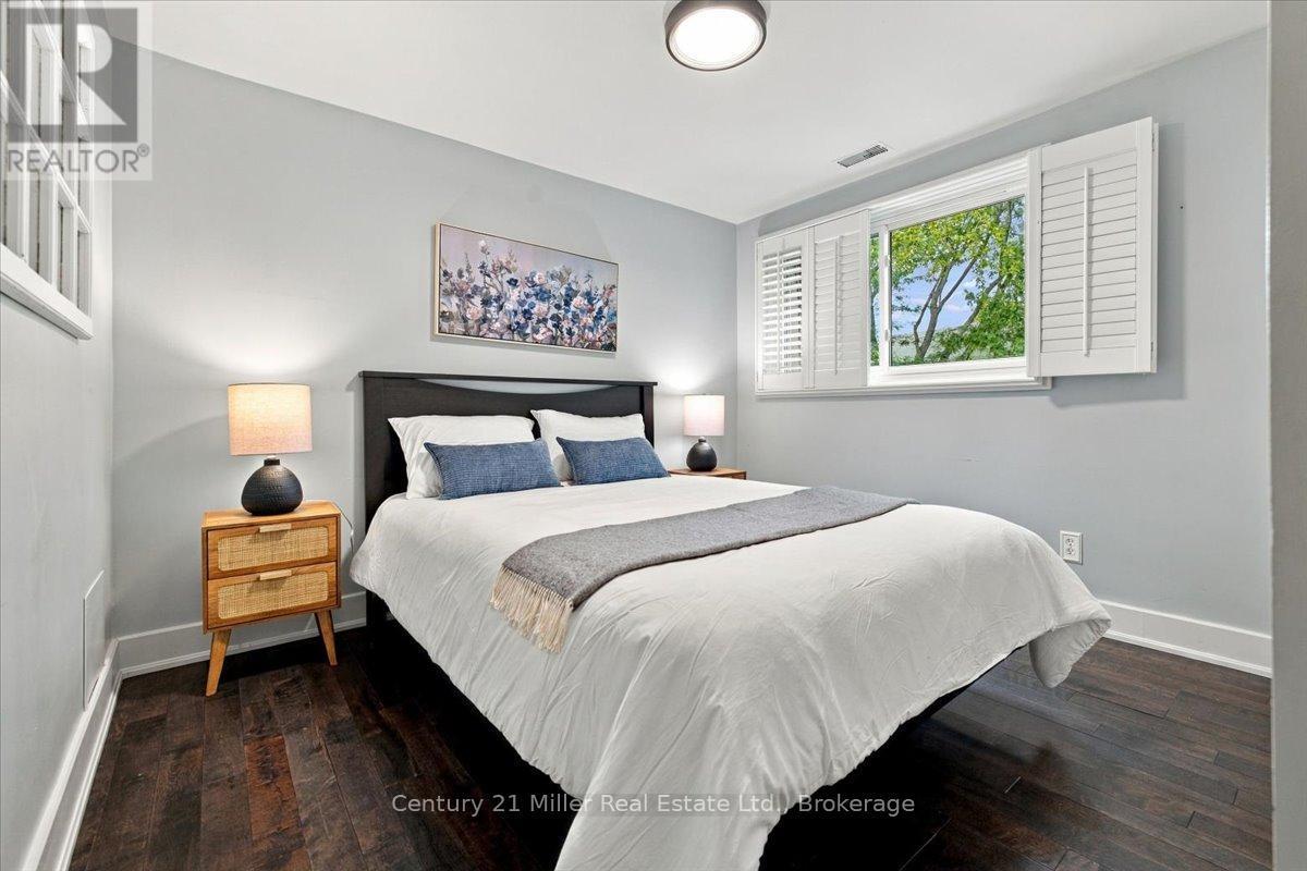 2nd Bedroom - 37 Tulip Street, Oakville (Br Bronte), ON
