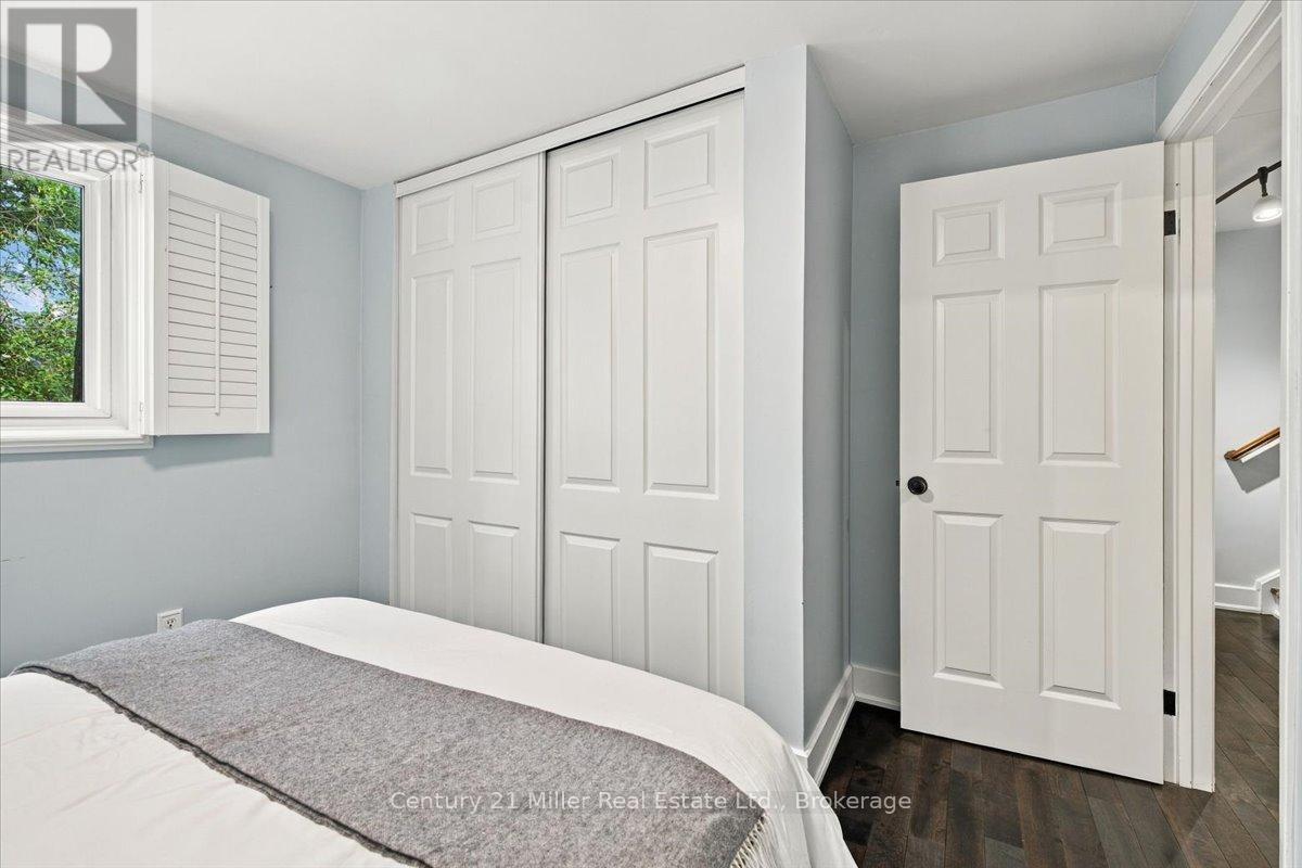 37 Tulip Street, Oakville (Br Bronte), ON