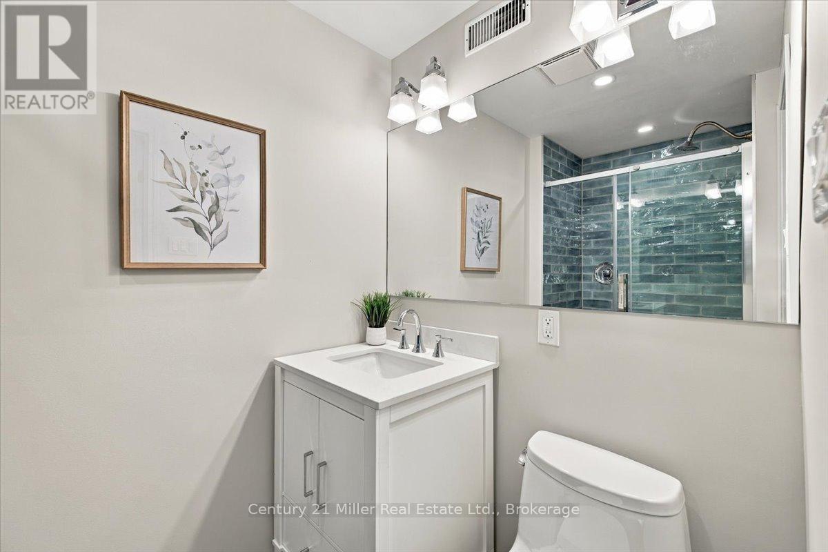 37 Tulip Street, Oakville (Br Bronte), ON