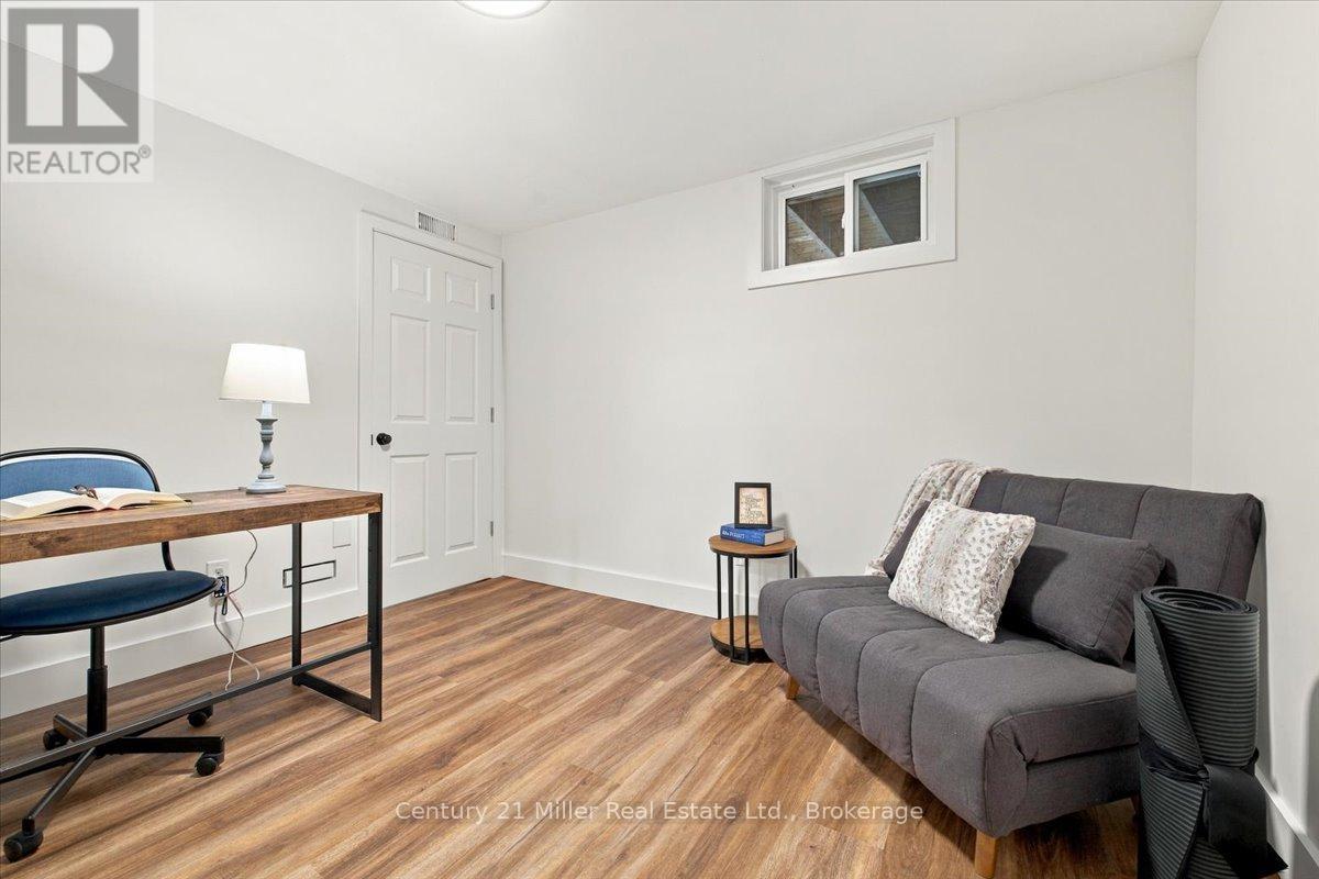 37 Tulip Street, Oakville (Br Bronte), ON