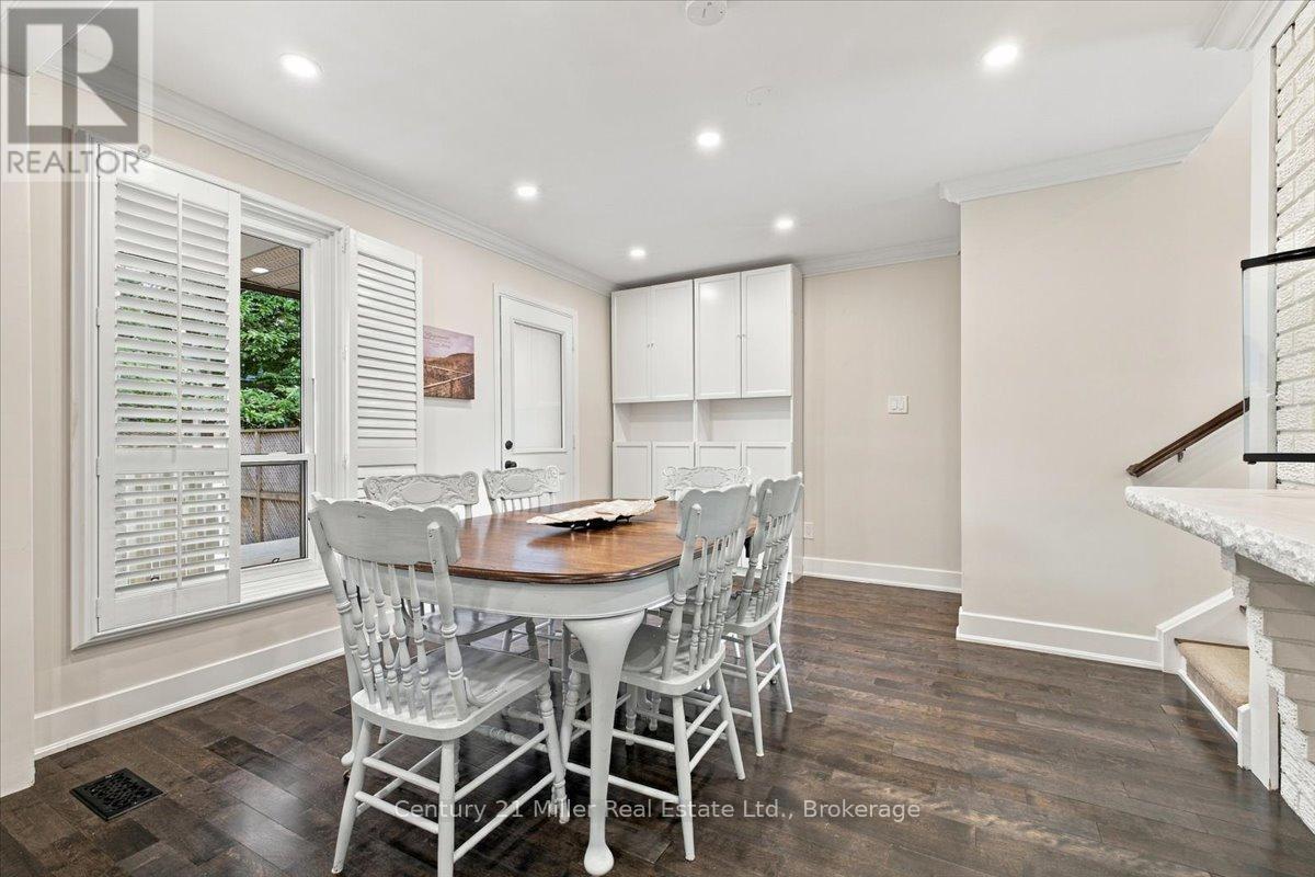 37 Tulip Street, Oakville (Br Bronte), ON