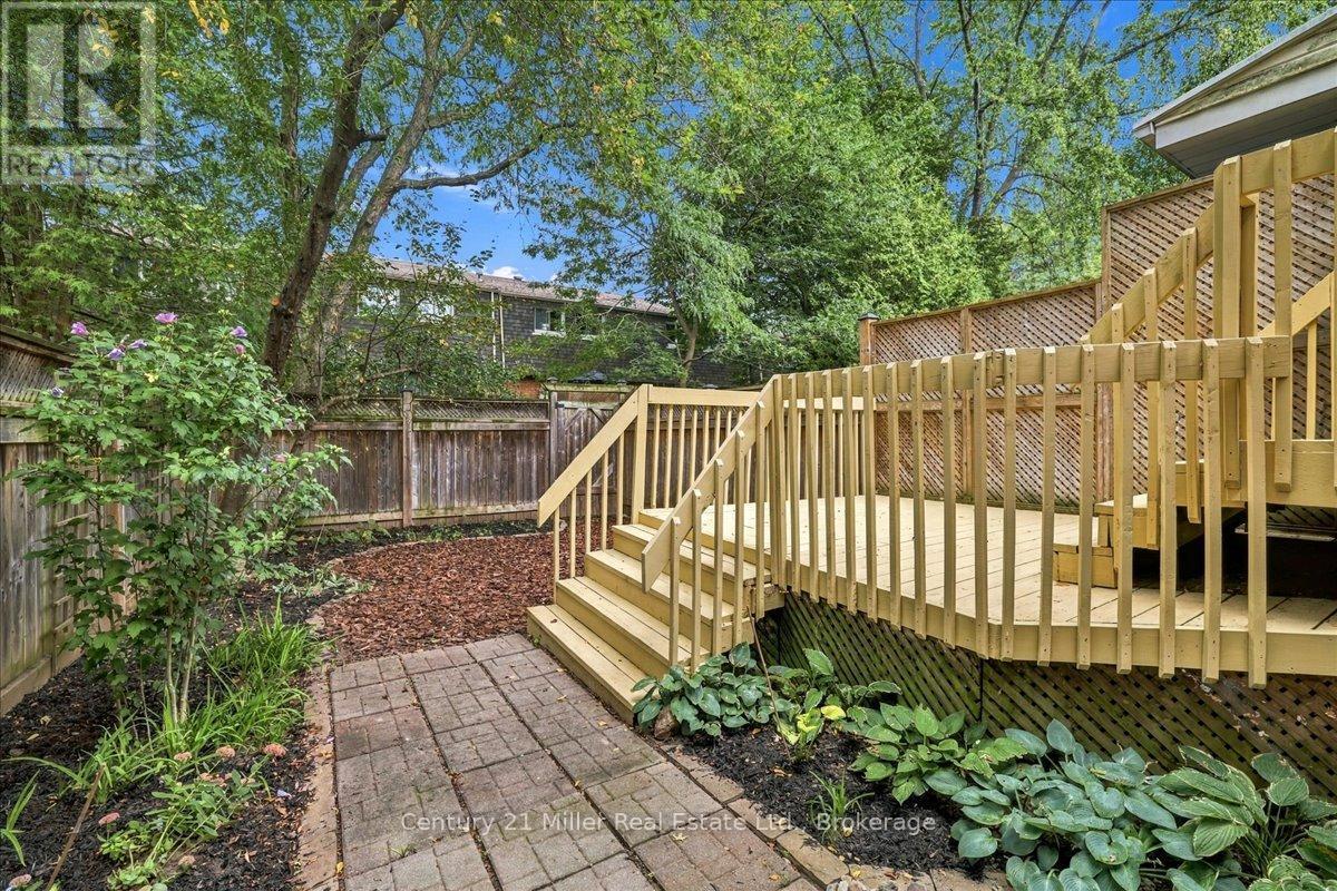 37 Tulip Street, Oakville (Br Bronte), ON