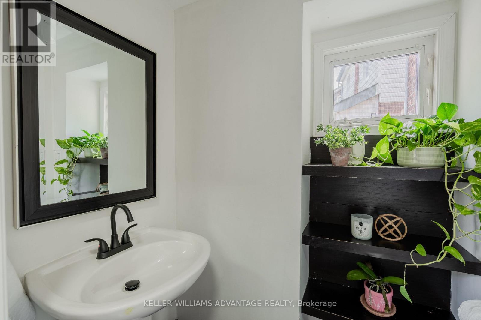 5 Hemlock Avenue, Toronto, ON