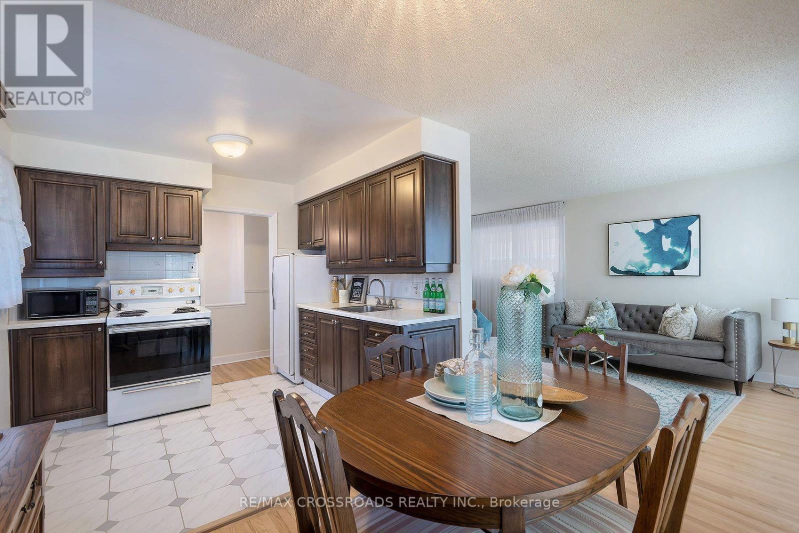 887 Brimorton Drive, Toronto, ON