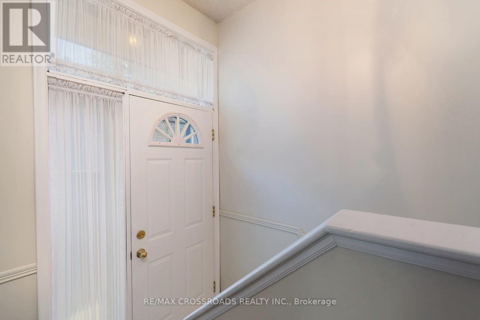 887 Brimorton Drive, Toronto, ON