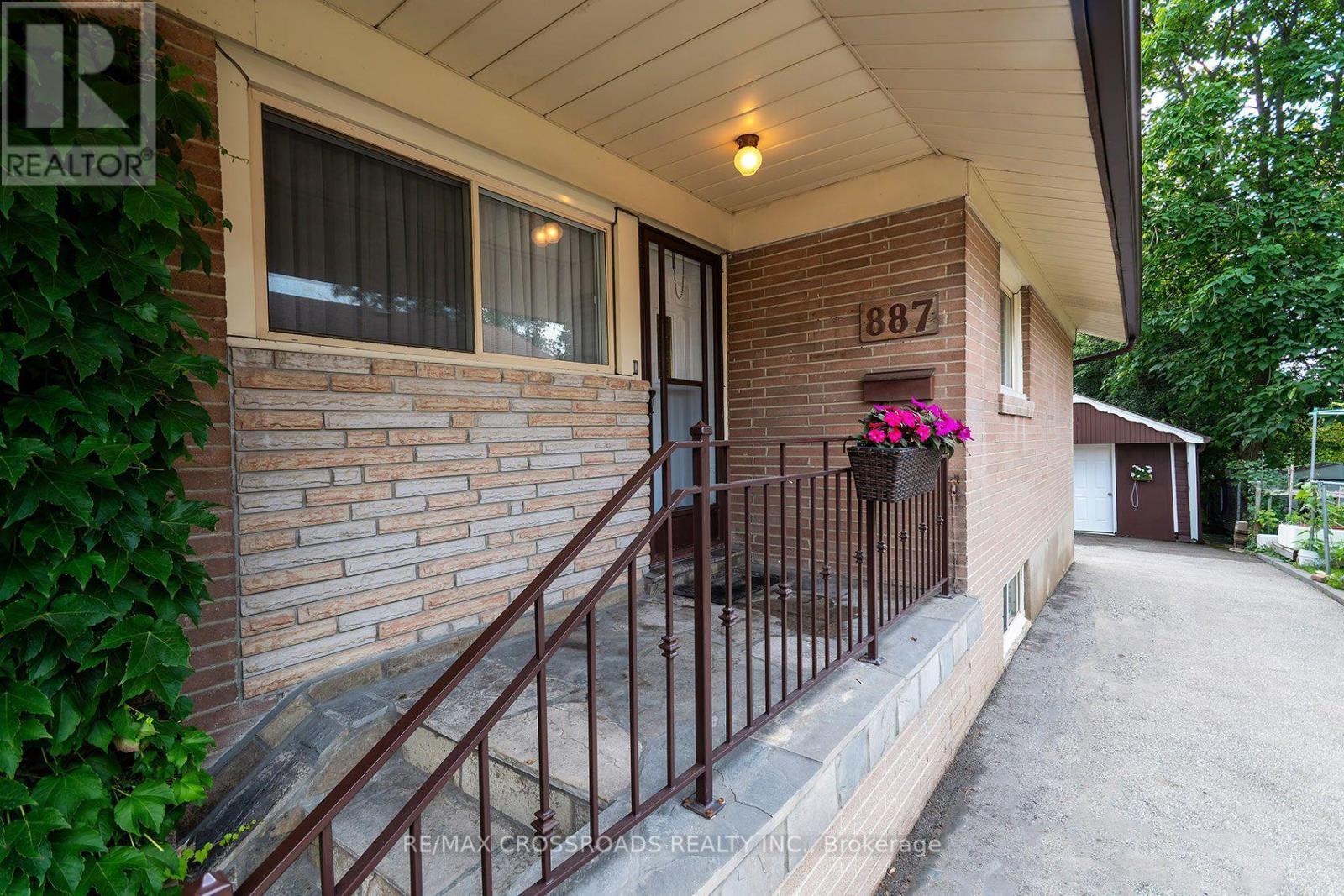 887 Brimorton Drive, Toronto, ON