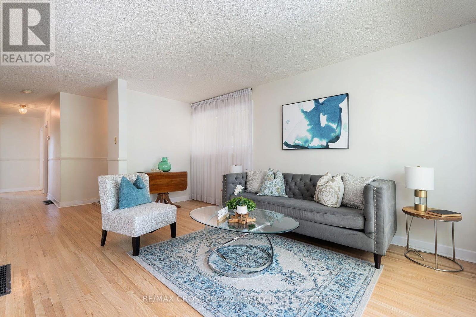 887 Brimorton Drive, Toronto, ON