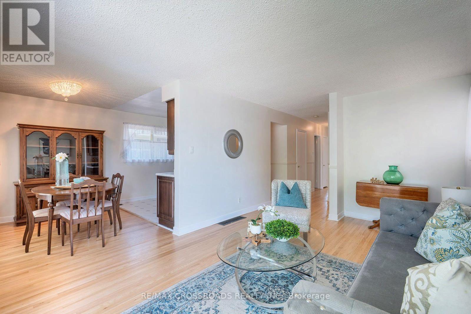 887 Brimorton Drive, Toronto, ON