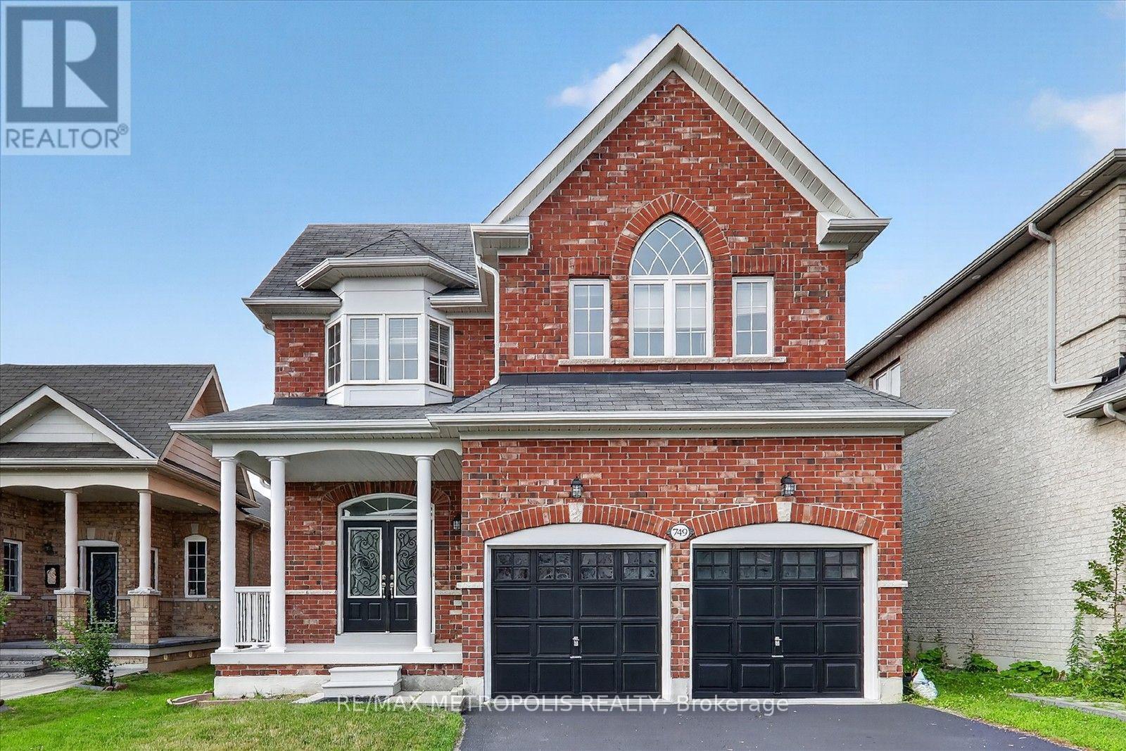 749 Black Cherry Drive, Oshawa, ON