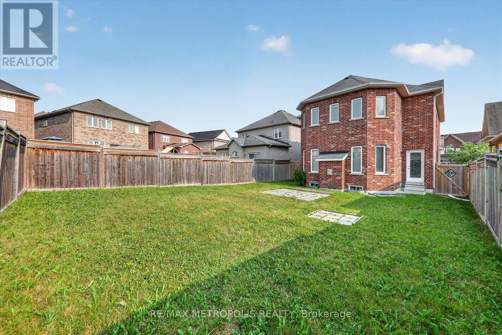 749 Black Cherry Drive, Oshawa, ON