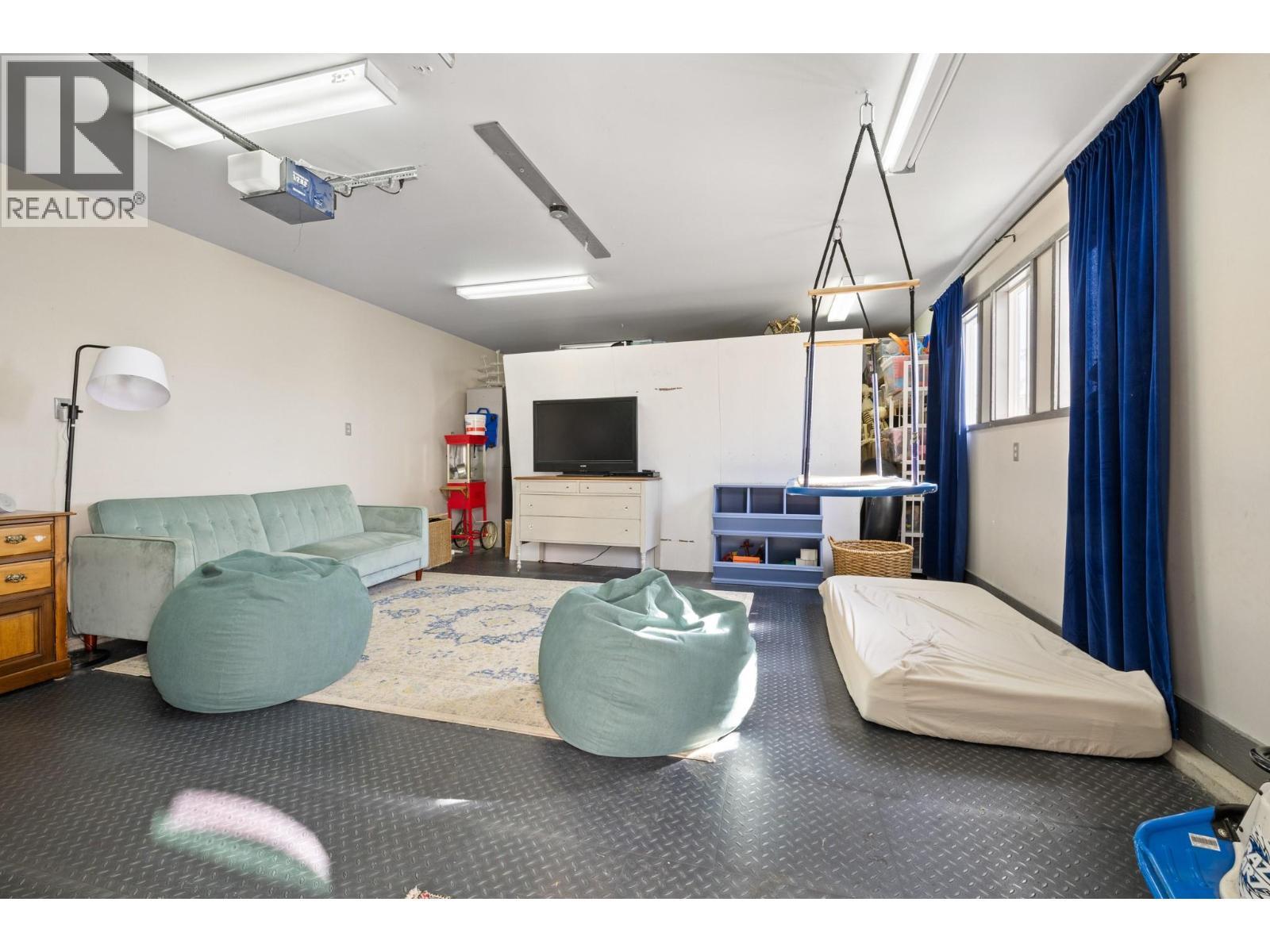 Shop/garage - 3361 Paynter Road, West Kelowna, BC