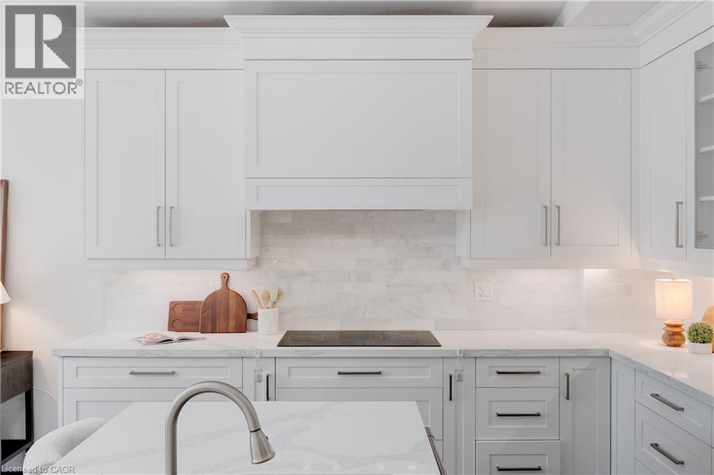296 Kent Crescent, Burlington, ON